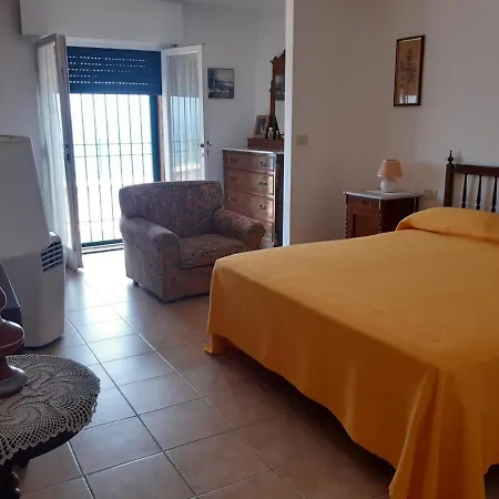 Punta Nera 4*